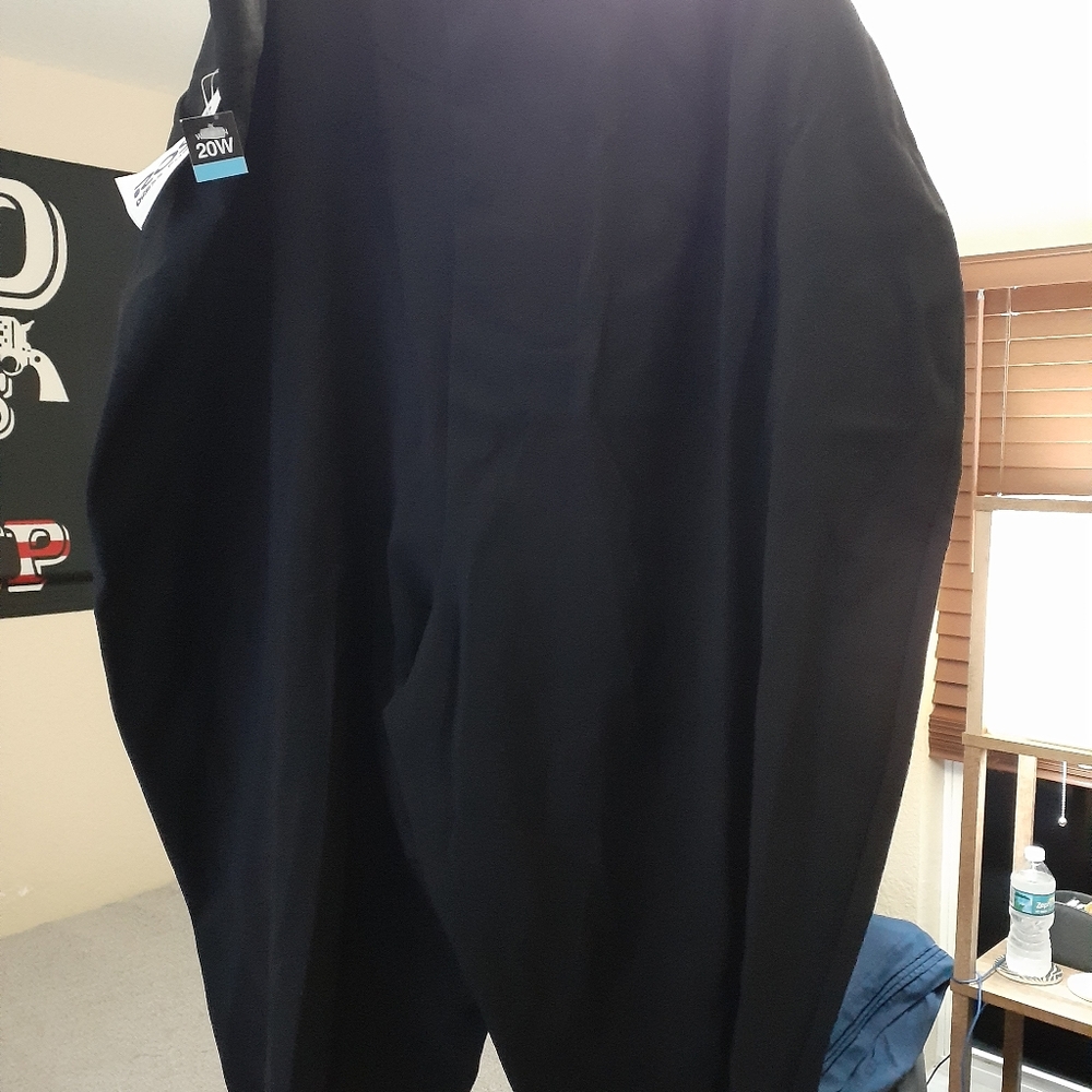 Black capri cargo 20w